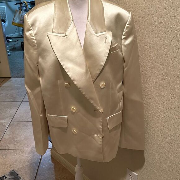 Helsa Womens M Oversized Blazer Jacket White Satin Minimalist Contemporary Chic - Picture 1 of 12
